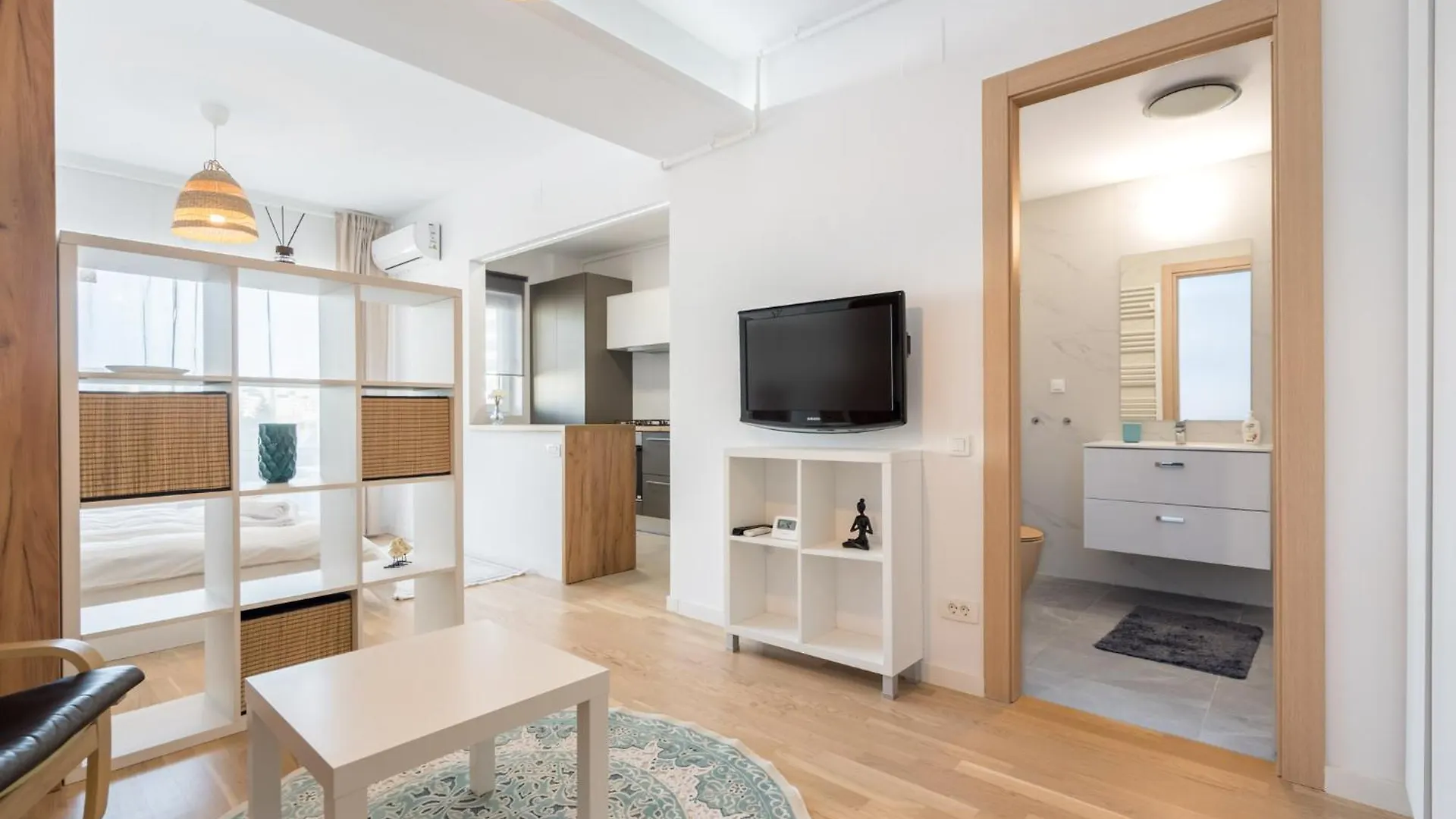 Zen 3 & 4 - Elegant Studios In Prime Location Bukareszt 0*,